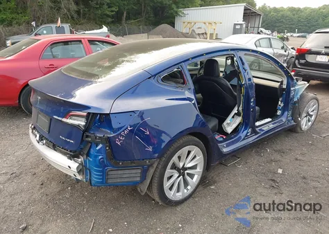 2022 Tesla Model 3 Long Range Dual Motor All-Wheel Drive z USA, uszkodzony, nr VIN 5YJ3E1EB1NF195730